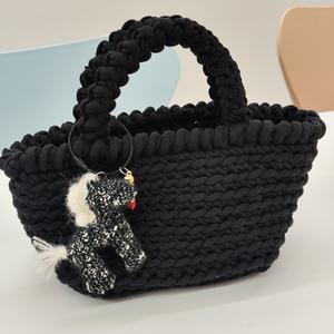 원데이클래스 대표가방♡
블랙이라 무난하고 어디에도 어울림♡